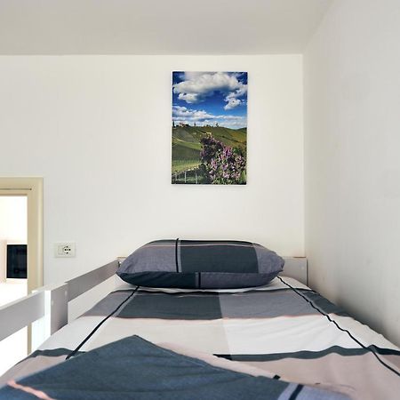 Central Beach Apartment Sarandë Buitenkant foto