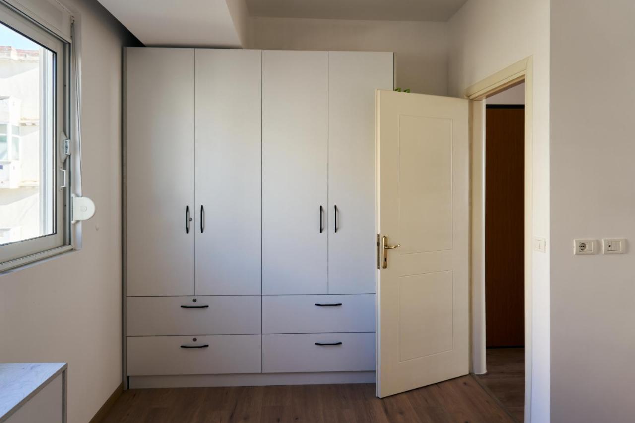 Central Beach Apartment Sarandë Buitenkant foto