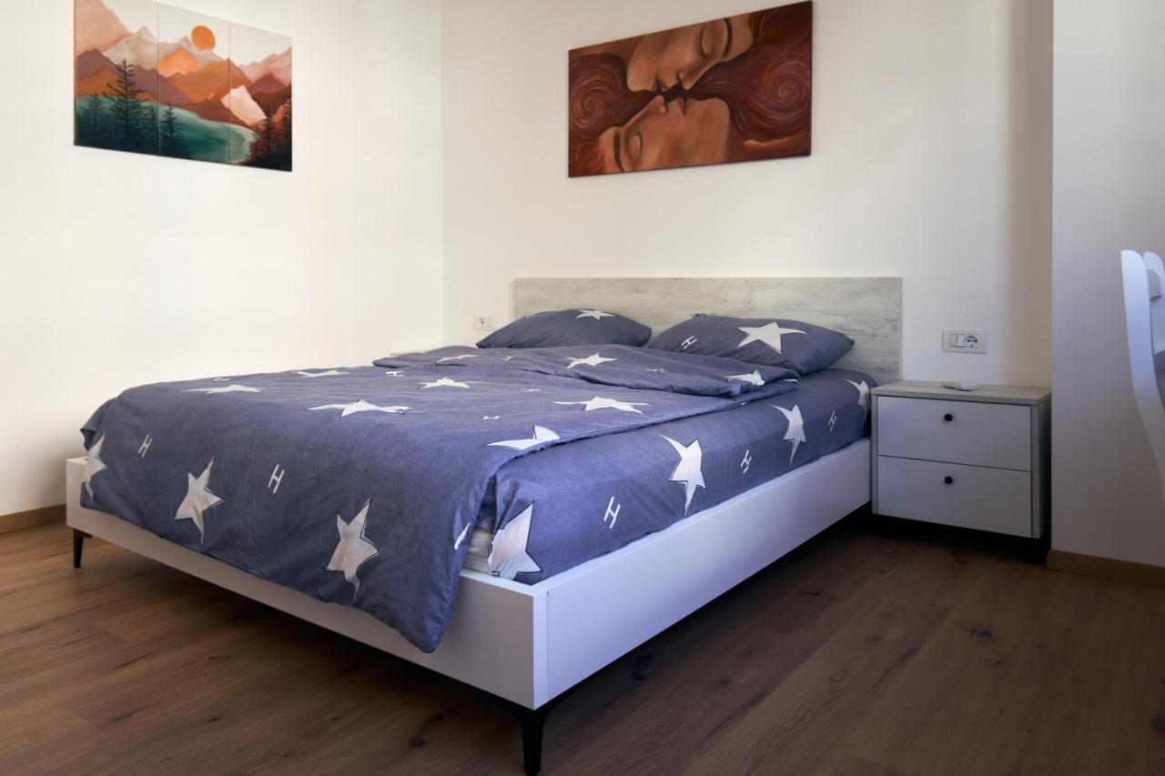 Central Beach Apartment Sarandë Buitenkant foto