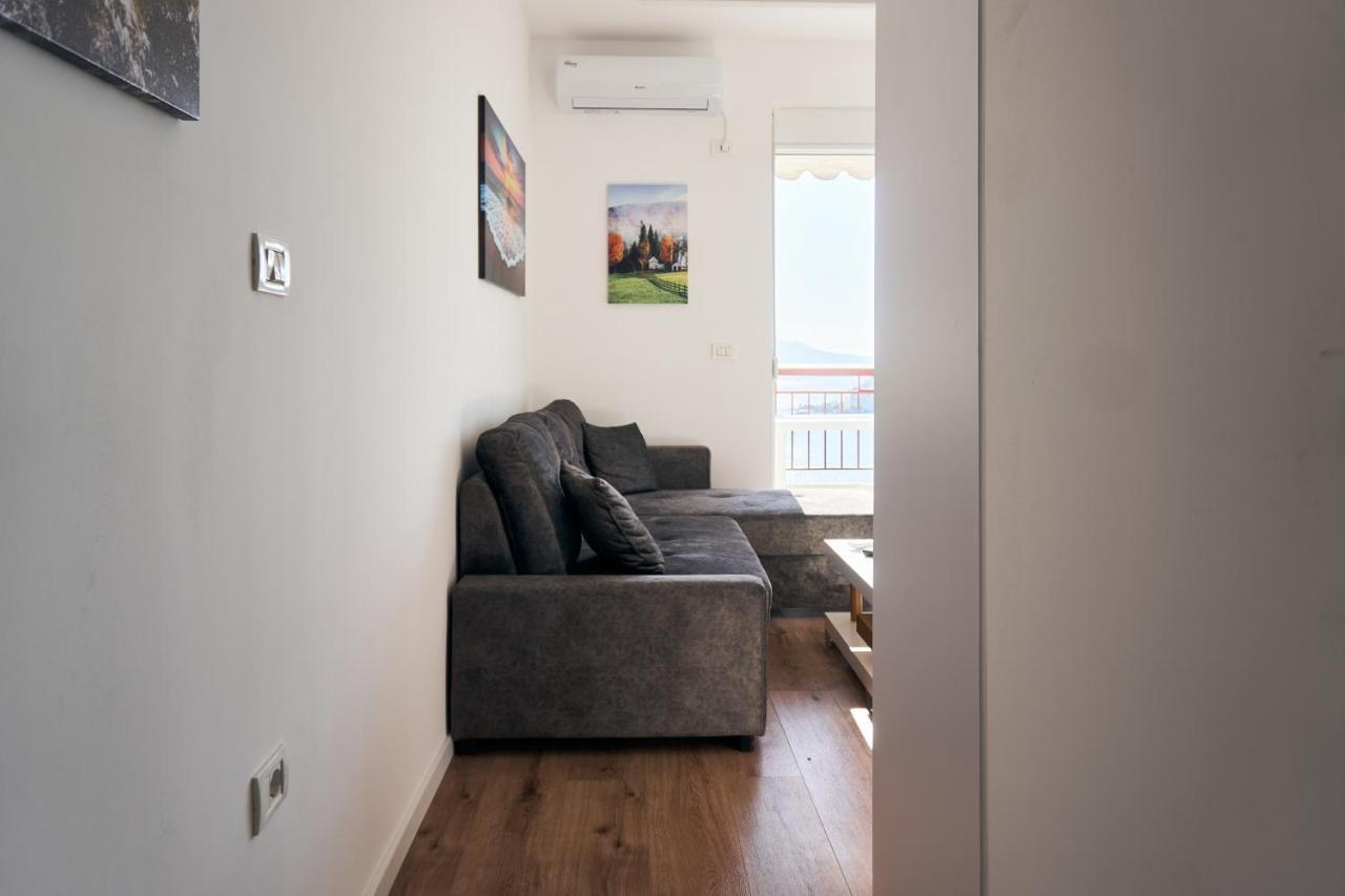 Central Beach Apartment Sarandë Buitenkant foto
