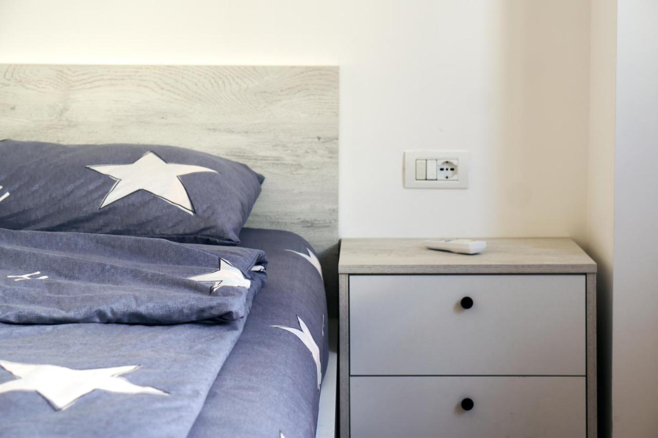 Central Beach Apartment Sarandë Buitenkant foto