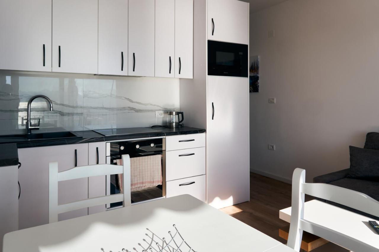 Central Beach Apartment Sarandë Buitenkant foto
