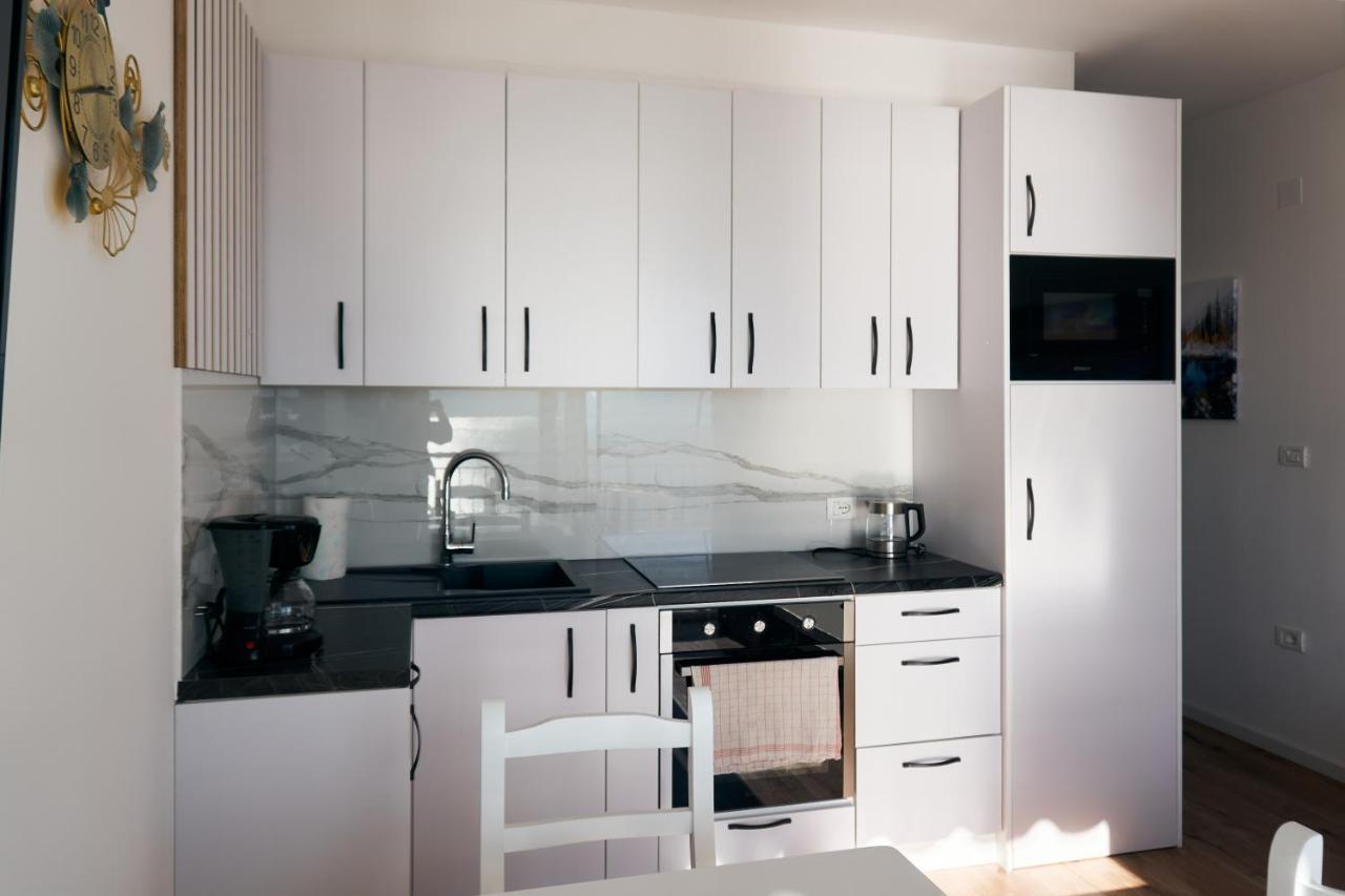 Central Beach Apartment Sarandë Buitenkant foto