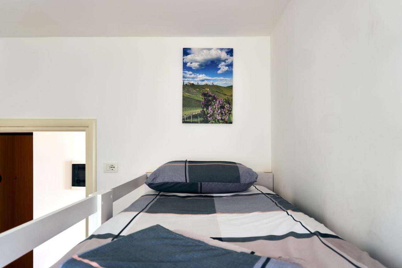 Central Beach Apartment Sarandë Buitenkant foto